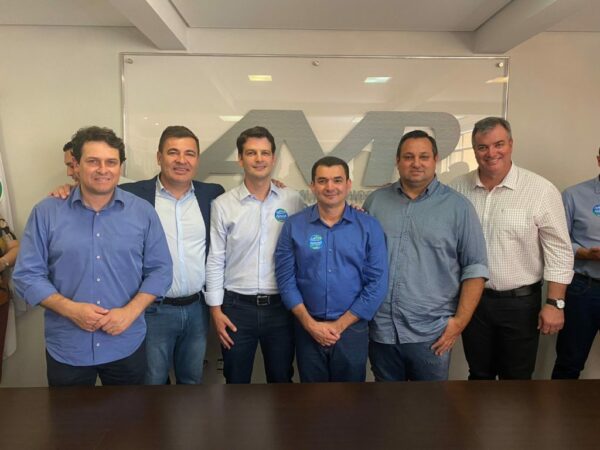 Prefeito de Apucarana participa da eleição na Associação dos Municípios do PR