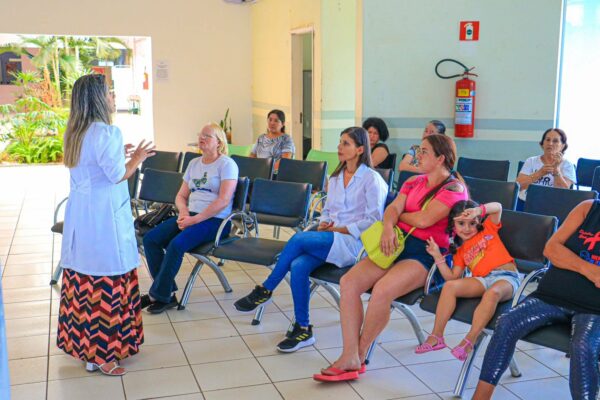 Secretarias municipais desenvolvem ações do Dia Internacional da Mulher em Arapongas