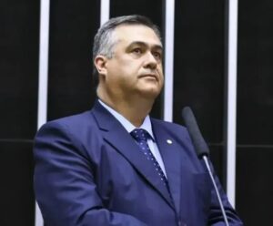 Câmara de Arapongas aprova título de Cidadão Honorário para Beto Preto