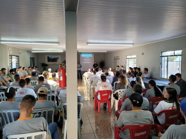 Prevenção de acidentes no trânsito é tema de conscientização em Arapongas