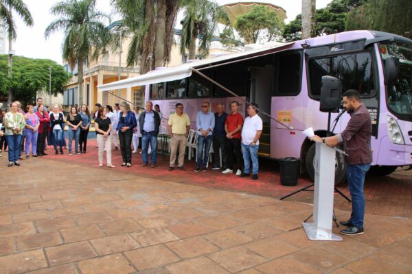 Ônibus Lilás atende mulheres nesta quinta-feira (16) em Arapongas; saiba como participar