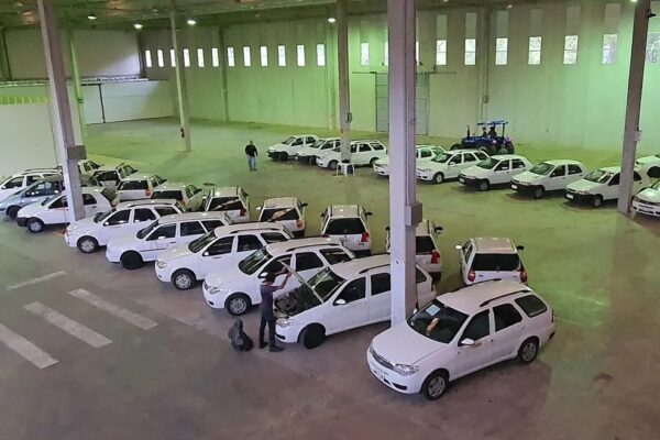 Governo do Paraná realiza leilão com mais de 200 veículos a partir desta segunda (20); lances começam em R$ 844,05