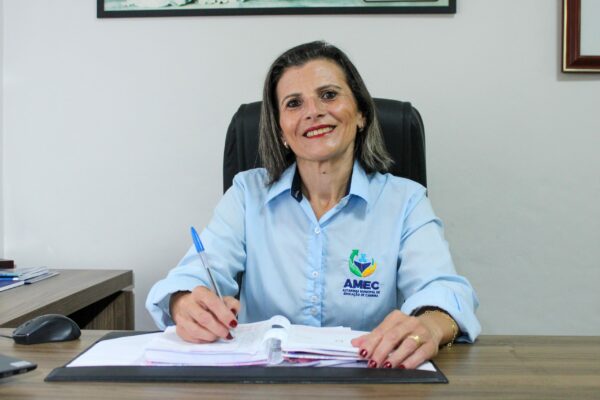 Conheçam a nova Secretária de Educação de Cambira