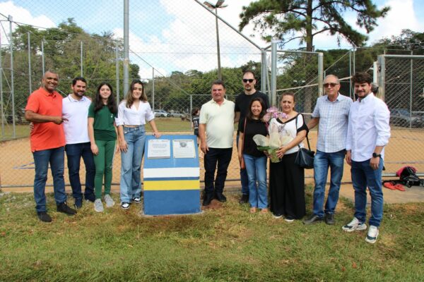 Prefeitura de Arapongas entrega oficialmente a Quadra de Areia Cláudia Resende