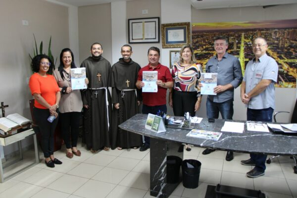 Prefeito Sérgio Onofre formaliza Termo de Cessão de Uso de equipamentos para entidades socioassistenciais