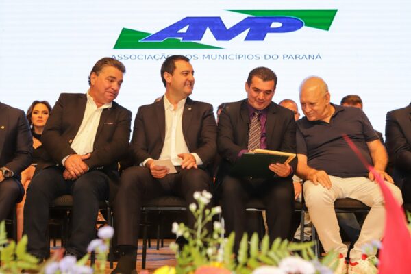 Prefeito Sérgio Onofre assume a vice-presidência da AMP
