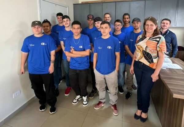 Cambira – Acordo de cooperação entre prefeitura e centro de integração empresa escola do paraná inserem 12 jovens na modalidade jovem aprendiz.