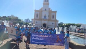 AMAA realiza Caminhada de Conscientização do Autismo em Apucarana