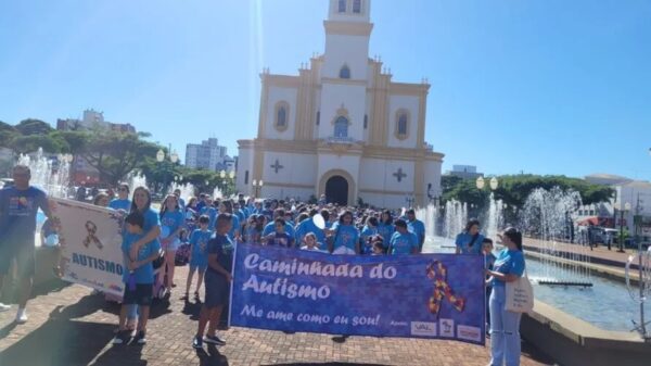 AMAA realiza Caminhada de Conscientização do Autismo em Apucarana