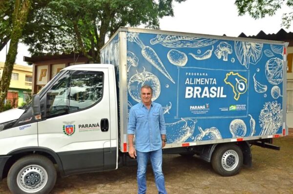 Faxinal recebe caminhão baú do Governo do Estado