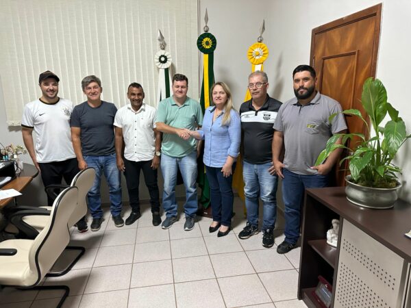 Prefeitura de São Pedro Ivaí discute parceria esportiva com o Grêmio Maringá