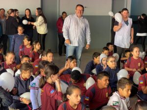 Vereador Major Arduin visita e dá apoio as Escolas em Arapongas