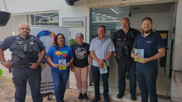 Guarda Municipal de Arapongas apoia campanha de conscientização do Autismo