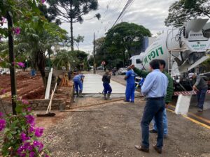 Obras de revitalização da Praça 28 de Janeiro avançam em Apucarana