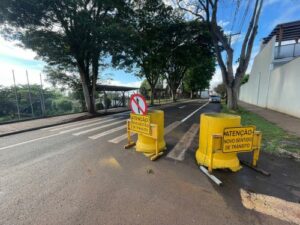 Trecho da Rua Juscelino Kubitschek em Mandaguari passa a ter mão única