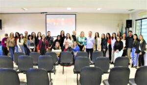 Prefeitura de Arapongas realiza café da manhã e homenageia assistentes sociais