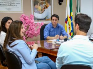 Colombo conhece projetos desenvolvidos por Apucarana nas áreas da Mulher e Família
