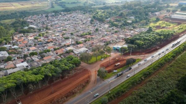 Em duplicação, “saída para Curitiba” recebe sinalização para garantir segurança ao trânsito em Apucarana