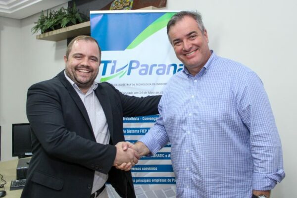 Município de Cambira recebe doação de computadores do Sindicato da Industria de Tecnologia da Informação do Paraná – TI Paraná