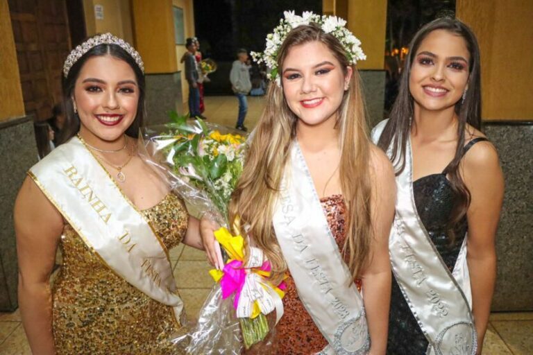 Vitória Caroline Corrêa é eleita Rainha da Festa de Rio Bom