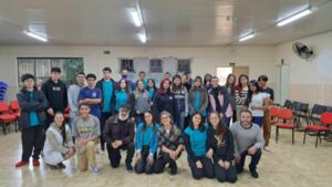 Tecer Teatro oferece oficina artística aos alunos da rede pública de Marilândia doSul