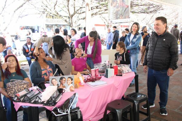 1º Mamãe é Show concentra atividades especiais e reúne bom público em Arapongas