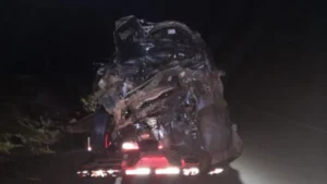 Colisão entre trator e automóvel deixa uma pessoa ferida na PR-436