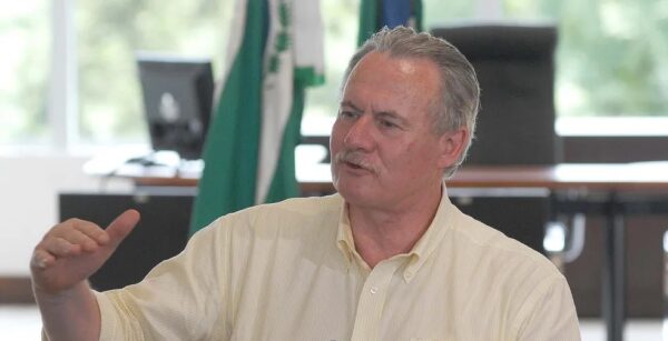 Ex-governador Orlando Pessuti sofre acidente na BR-376, diz PRF; ele não se feriu