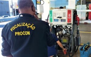 Cinco postos de gasolina são fiscalizados pelo Procon de Mandaguari Sexta-feira, 19 de maio de 2023