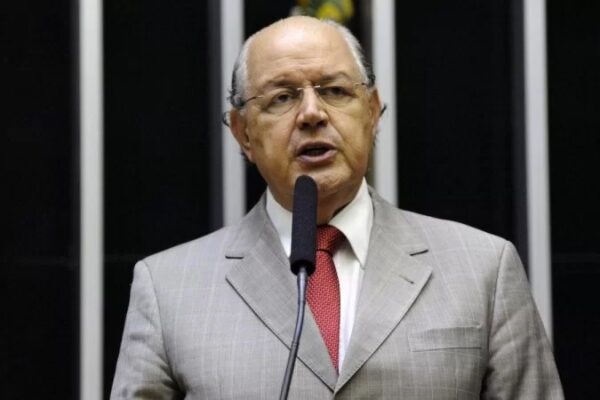 Quem é Luiz Carlos Hauly, que assume vaga de Deltan Dallagnol na Câmara dos Deputados