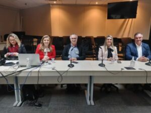 Prefeito Toledo de Cambira participa de evento na Secretaria Estadual da Mulher e da Igualdade Racial em Curitiba.