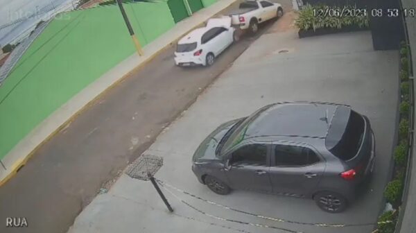 Em Arapongas, motorista provoca acidente após sofrer mal súbito