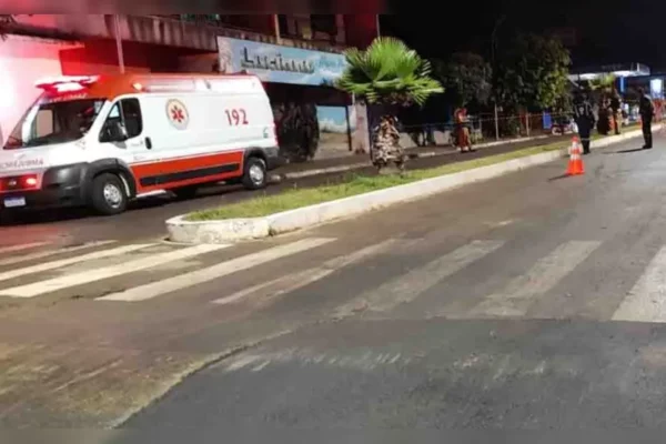 Homem morre após cair de moto no centro de Faxinal