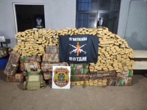 Rotam apreende 807 kg de maconha após troca de tiros em Jandaia do Sul