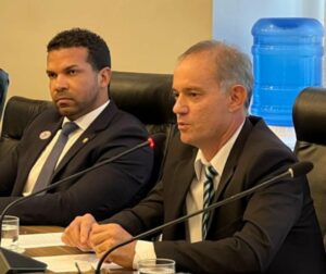 Secretário de Segurança apresenta na Assembleia o modelo instalado nas travessias de trem em Arapongas