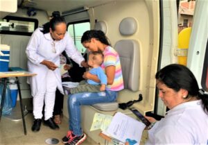 Com Carro da Vacina, Secretaria Municipal de Saúde de Mandaguari imunizou quase 40 moradores no sábado
