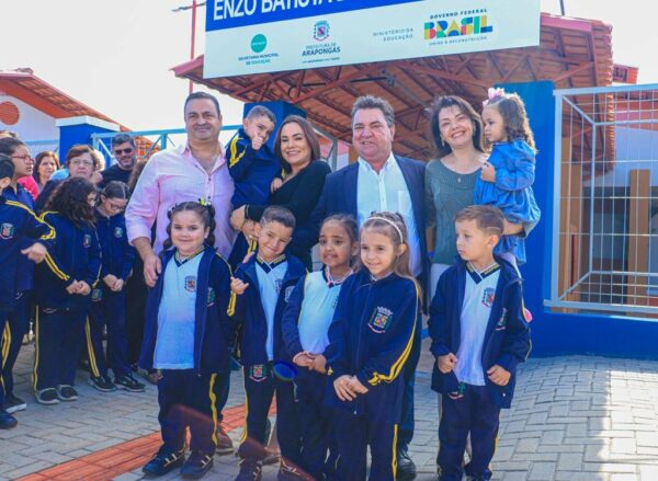 Emoção marca entrega da Escola Enzo Daleffe, que passa a ser referência na rede municipal em Arapongas