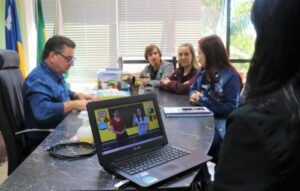 Projetos de Libras já alcançam 430 alunos da Rede Municipal e 40 servidores em Arapongas