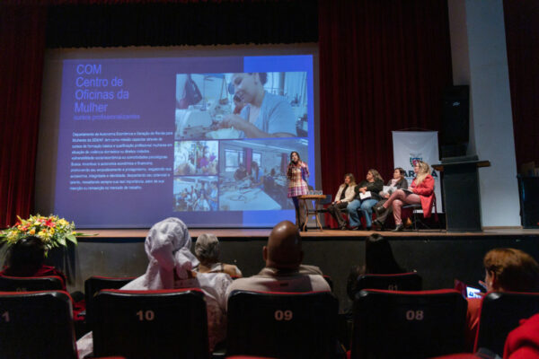 Ações de Apucarana são apresentadas como modelo durante Caravana Paraná Unido pelas Mulheres