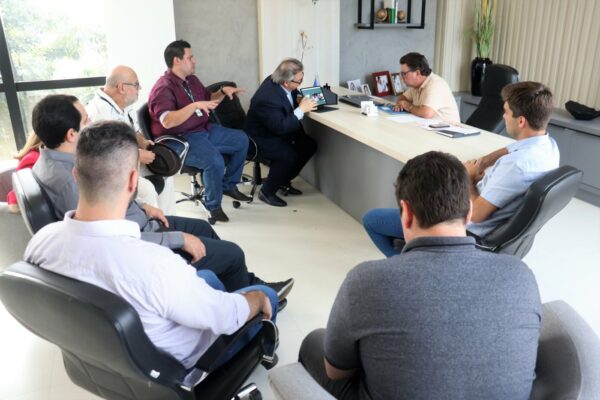 Prefeitura de Arapongas firma parceria com grupo alemão para instalação de lixeiras inteligentes