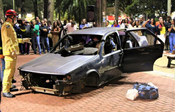 Capacitação reúne diversos profissionais da saúde durante palestra e simulação de acidente