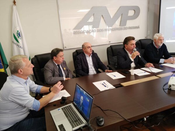 AMP, CNM e Associações Regionais discutem queda do FPM, reforma tributária e pisos salariais