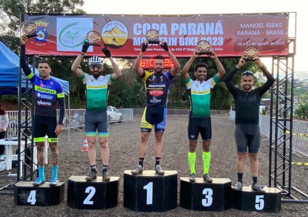 Arapongas conquista ouro no Paranaense de Ciclismo