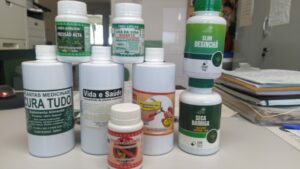 Vigilância em Saúde apreende 30 produtos irregulares em lojas de alimentos naturais e suplementos em Mandaguari