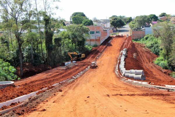 Prefeitura de Arapongas avança com cronograma de obra na Rua Patativa