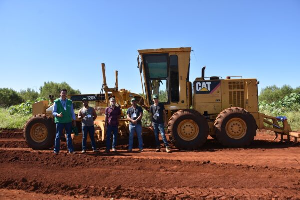 Produtores rurais e funcionários da Prefeitura realizam curso de Motoniveladora em Marilândia do Sul