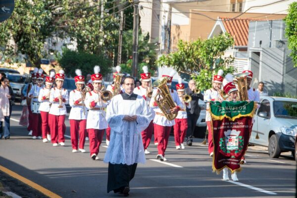 Banda de Florestópolis BAMUFLOR participou neste domingo do cortejo do corpo do Arcebispo Dom Geraldo Magella Agnelo