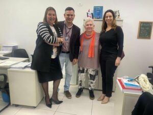 Procon Arapongas apresenta serviços e ações durante encontro em Curitiba