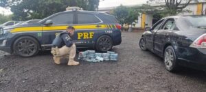 PRF apreende 21 kg de cocaína na BR-369 em Arapongas