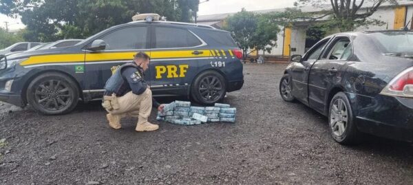 PRF apreende 21 kg de cocaína na BR-369 em Arapongas